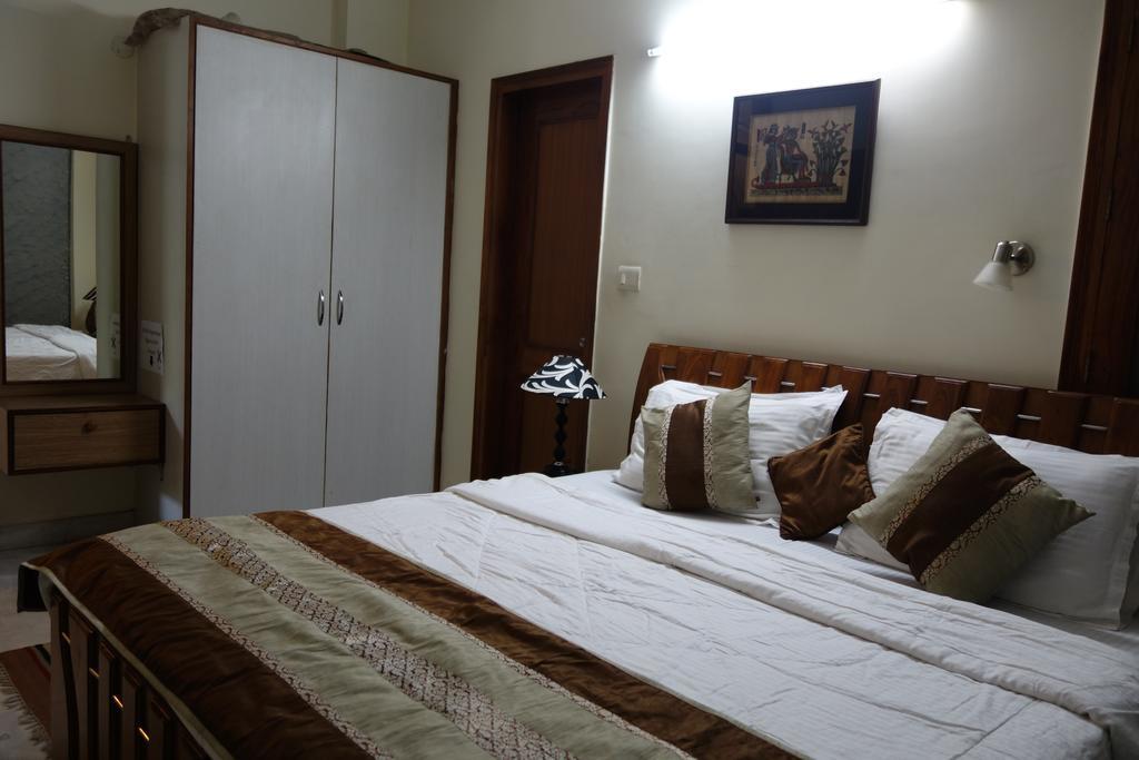 Sabs Bed And Breakfast New Delhi Eksteriør billede